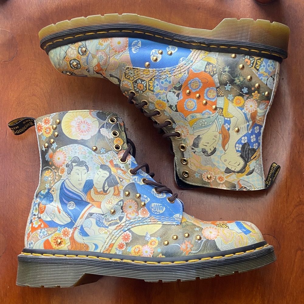 RARE! Dr. Martens 1460 Pascal Eastern Art Backhand Leather Boots Women's Size 9 - Picture 6 of 16
